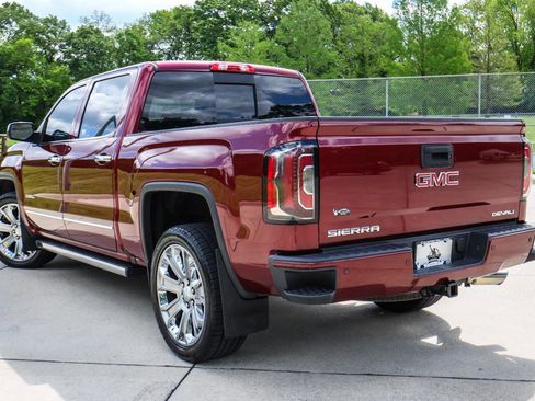 Used 2017 GMC Sierra 1500 Denali w/ Denali Ultimate Package AWD/4WD image 16