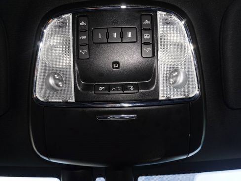 Used 2018 Jeep Grand Cherokee Limited image 21