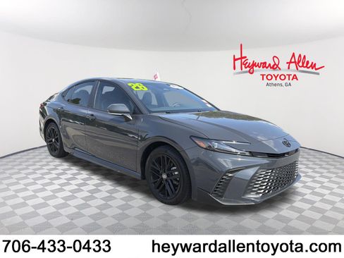 Certified 2026 Toyota Camry SE w/ Convenience Package FWD image 1