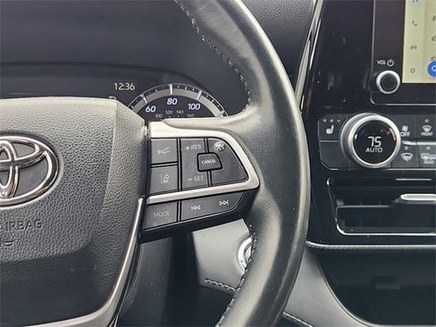 Used 2023 Toyota Highlander XSE image 29