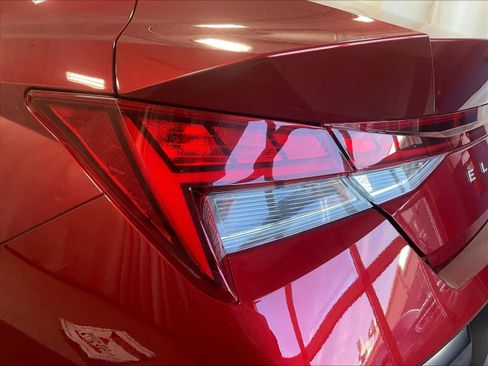 Certified 2025 Hyundai Elantra Limited FWD image 53