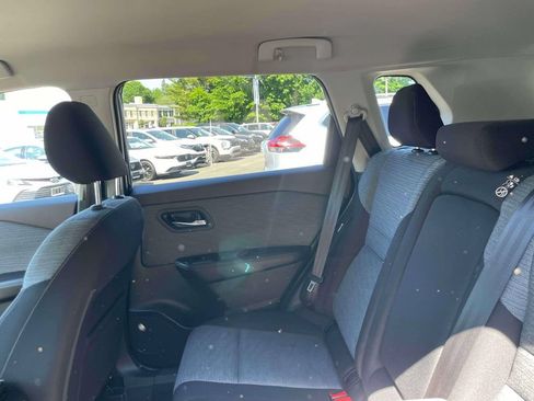 Used 2021 Nissan Rogue SV AWD/4WD image 12
