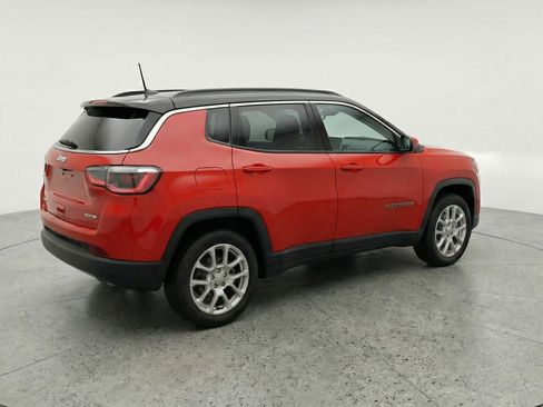 Used 2025 Jeep Compass Limited AWD/4WD image 9