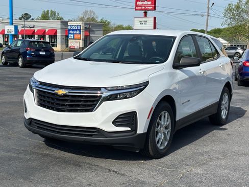 Used 2022 Chevrolet Equinox LS image 1