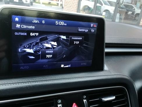 Used 2020 Genesis G70 2.0T w/ Elite Package RWD image 19