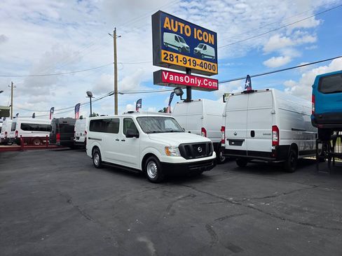 Used 2018 Nissan NV 3500 S RWD image 29