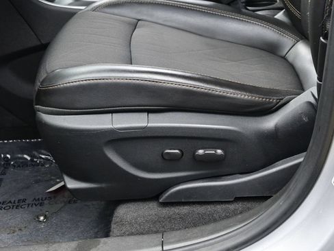 Used 2018 Chevrolet Trax LT w/ Driver Confidence Package FWD image 11