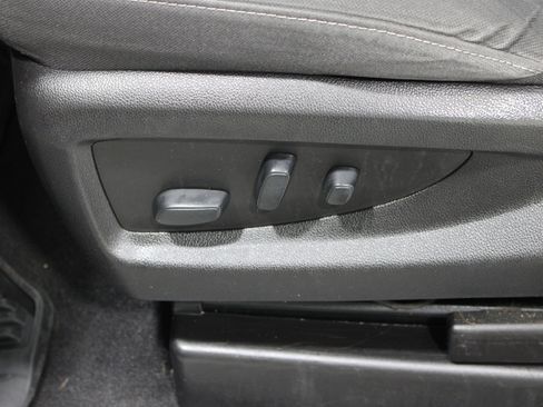 Used 2019 Chevrolet Silverado 1500 LT AWD/4WD image 5