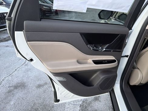 Certified 2022 Lincoln Corsair AWD w/ Premium Package image 12