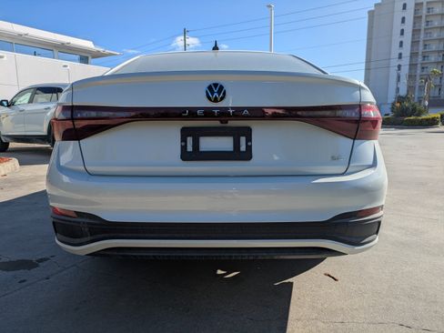 New 2026 Volkswagen Jetta SE FWD image 5