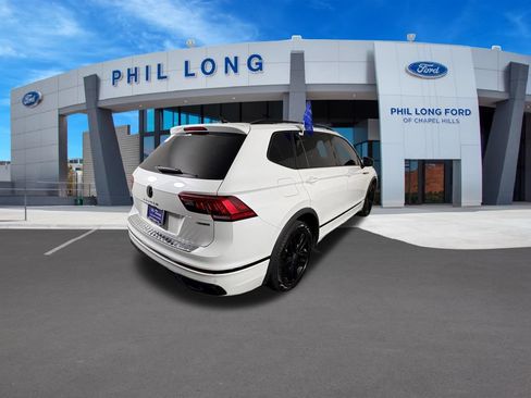 Used 2022 Volkswagen Tiguan SE R-Line AWD/4WD image 5