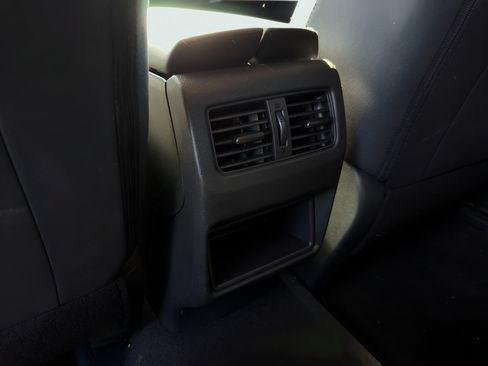 Used 2026 Nissan Rogue S FWD image 59