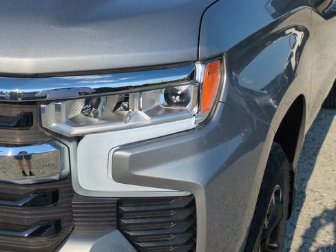 Used 2023 Chevrolet Silverado 1500 LT AWD/4WD image 6