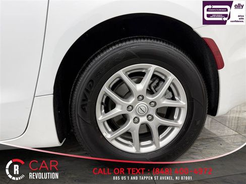 Used 2026 Chrysler Pacifica Select image 14