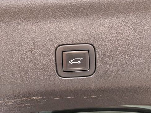 Used 2022 Chevrolet Tahoe Z71 w/ Z71 Off-Road Package image 22