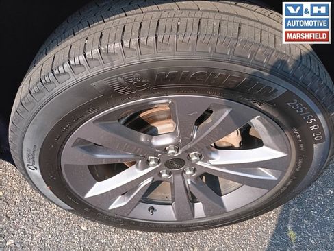 Used 2023 Ford Explorer XLT w/ Equipment Group 202A AWD/4WD image 33