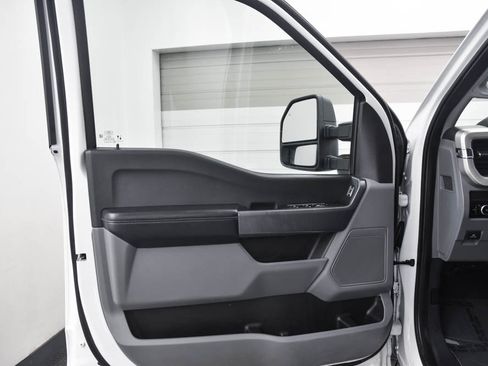 Used 2024 Ford F250 XLT image 8