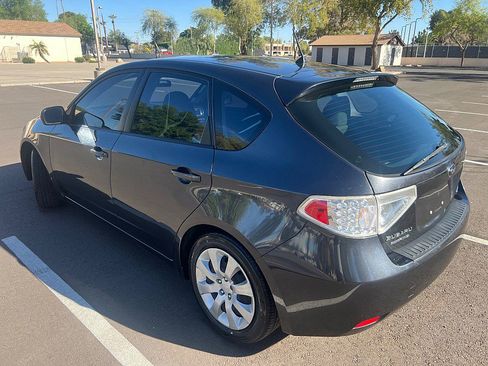 Used 2011 Subaru Impreza 2.5i image 2