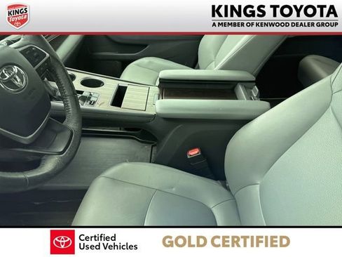 Used 2021 Toyota Sienna XLE w/ XLE Plus Package image 11