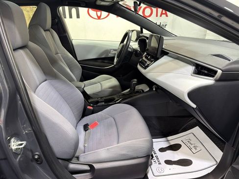 Used 2023 Toyota Corolla SE w/ SE Package FWD image 12