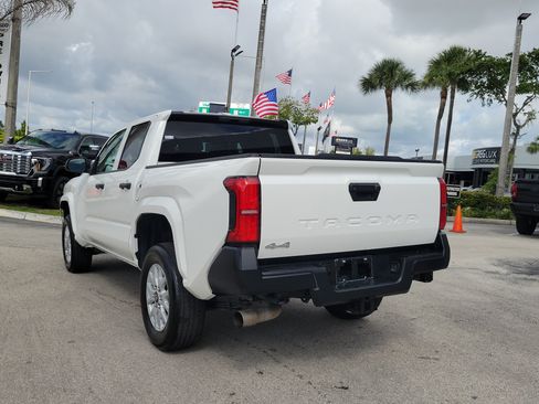 Used 2024 Toyota Tacoma SR AWD/4WD image 7