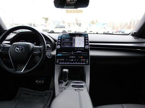 Used 2022 Toyota Avalon Touring image 11