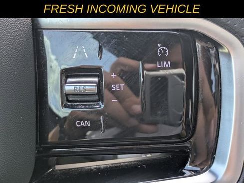 Used 2021 Land Rover Range Rover Velar R-Dynamic S image 21