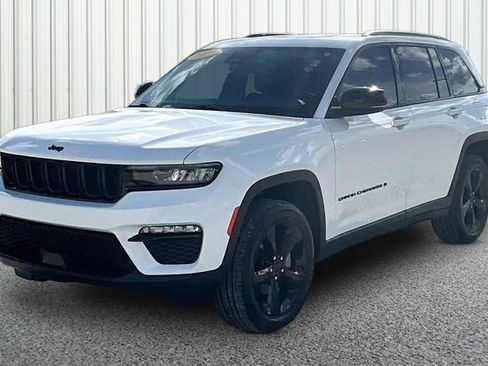 Used 2023 Jeep Grand Cherokee Limited w/ Black Appearance Package image 2