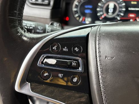 Used 2019 Cadillac Escalade Platinum image 17