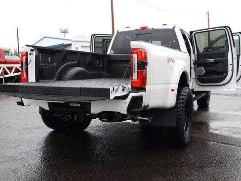 Used 2026 Ford F450 Platinum w/ FX4 Off-Road Package image 35