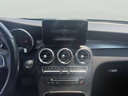 Used 2018 Mercedes-Benz GLC 300 4MATIC image 17