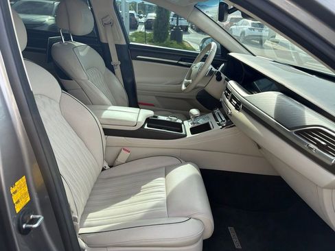 Used 2022 Genesis G90 5.0 Ultimate RWD image 12