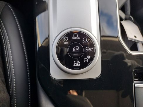 New 2026 Mitsubishi Outlander SE image 25