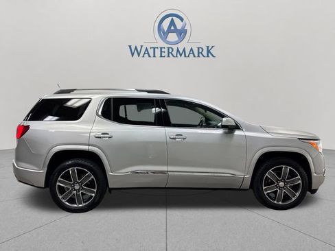 Used 2019 GMC Acadia Denali w/ Technology Package FWD image 8