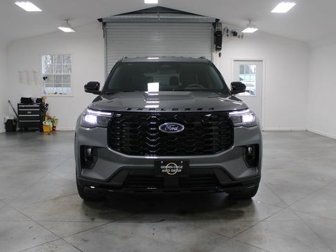 New 2026 Ford Explorer ST-Line w/ ST-Line Street Pack image 2