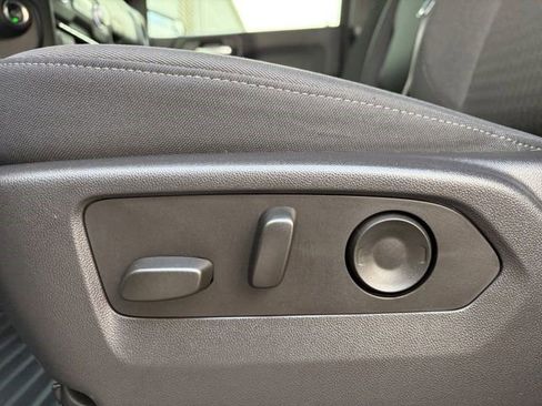 Certified 2025 GMC Sierra 1500 Pro w/ Pro Value Package image 12