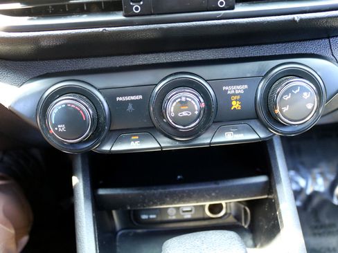 Used 2021 Kia Forte GT-Line image 23