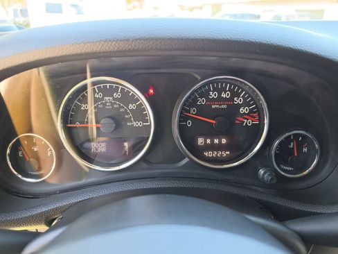 Used 2016 Jeep Wrangler Unlimited Rubicon AWD/4WD image 31