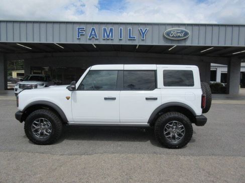 New 2025 Ford Bronco Badlands AWD/4WD image 2