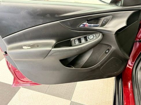 Used 2017 Chevrolet Volt LT w/ Comfort Package FWD image 11