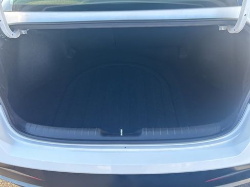 Used 2025 Hyundai Elantra Limited image 35