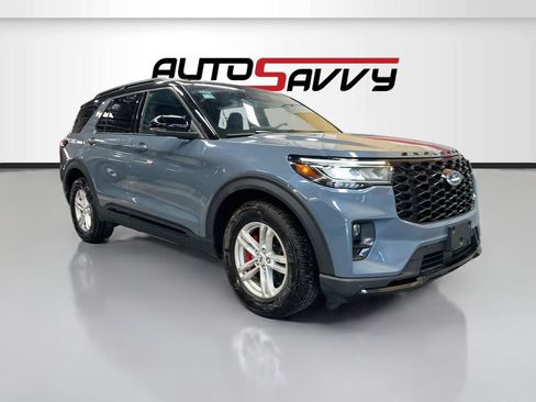 Used 2025 Ford Explorer ST AWD/4WD image 1