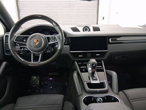 Certified 2023 Porsche Cayenne Coupe image 24