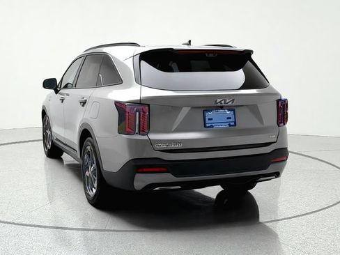 Certified 2026 Kia Sorento SX Prestige AWD/4WD image 4