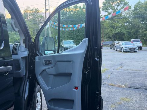 Used 2017 Ford Transit 150 130 Low Roof w/ Exterior Upgrade Package RWD image 15