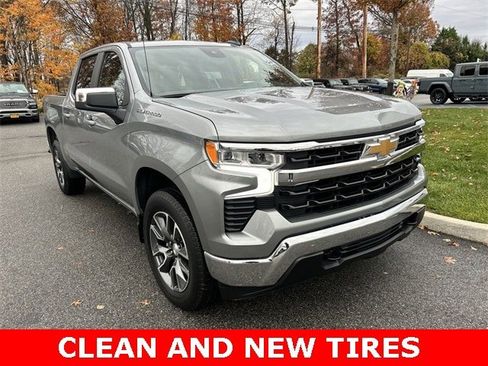 Used 2024 Chevrolet Silverado 1500 LT image 2