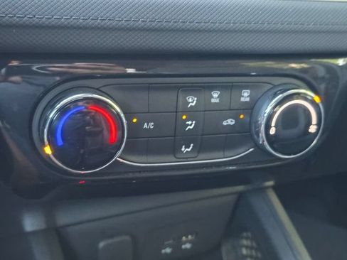 Used 2025 Chevrolet TrailBlazer LT FWD image 25