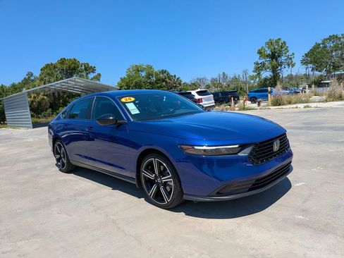 Used 2024 Honda Accord Sport image 2