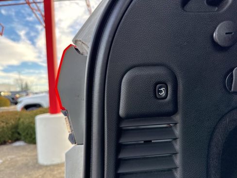 Used 2018 Jeep Grand Cherokee Limited image 21