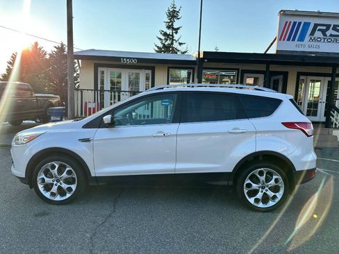 Used 2014 Ford Escape Titanium w/ Equipment Group 401A AWD/4WD image 2